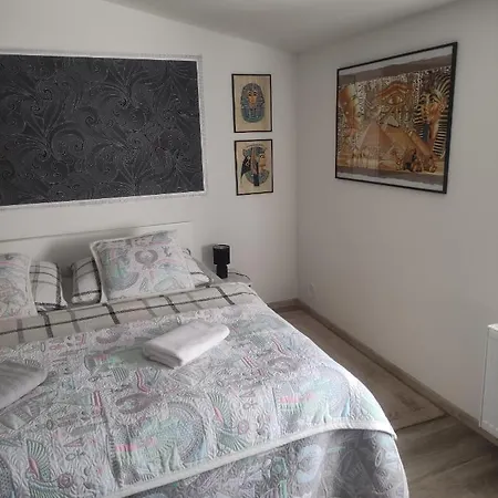 Jena Apartment *